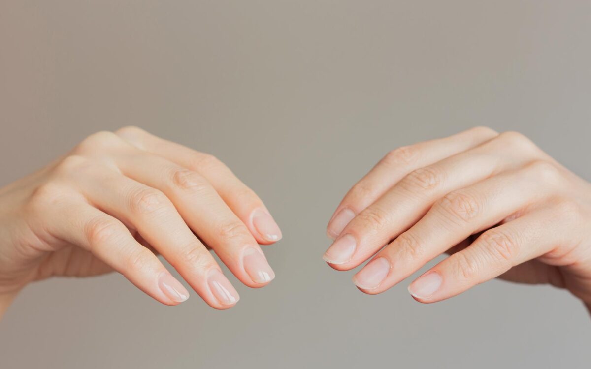 Culorile de unghii care fac mâinile să pară instant mai îngrijite