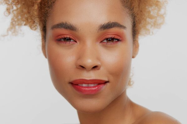 Ruj roșu: cum alegi nuanța în funcție de subtonul pielii