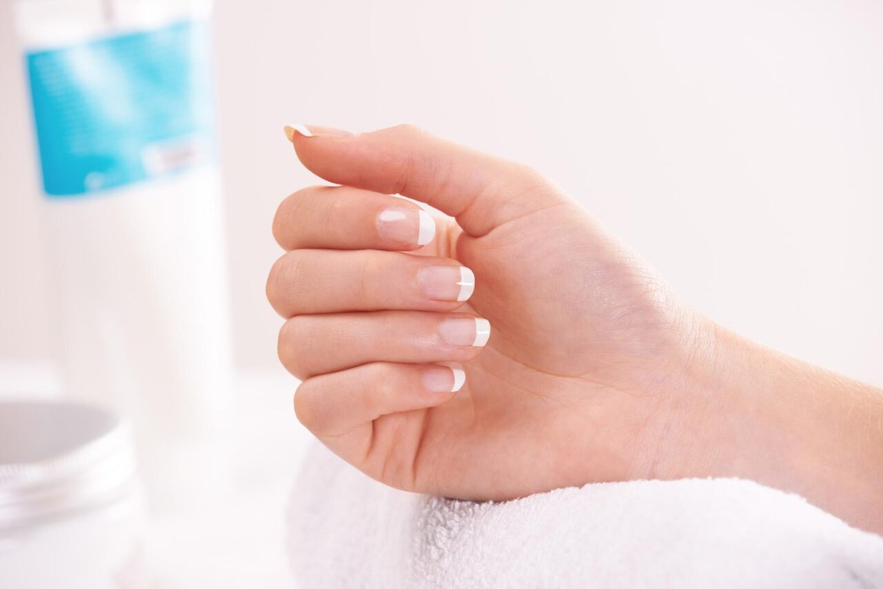Cum obții un aspect îngrijit al unghiilor chiar și fără ojă