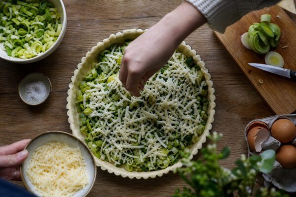 Quiche cu praz: cum pregătești baza și umplutura